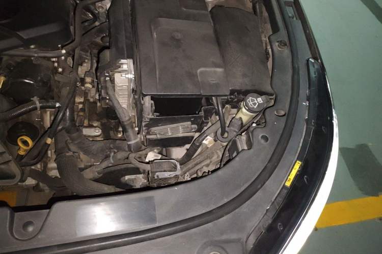 Used Buick LaCrosse 2013 2.4L SIDI Luxury Comfort Edition Engine Bay Left