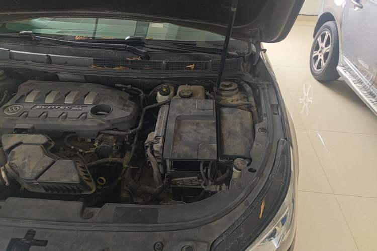 Used Buick LaCrosse 2013 2.4L SIDI Leading Comfort Version Engine Bay Left