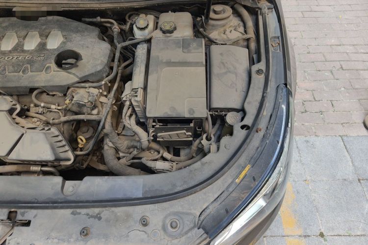 Used Buick LaCrosse 2013 2.4L SIDI Elite Comfort Version Engine Bay Left