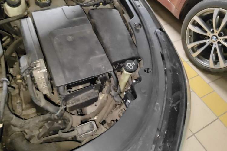 Used Buick LaCrosse 2013 2.4L SIDI Leading Comfort Version Engine Bay Left