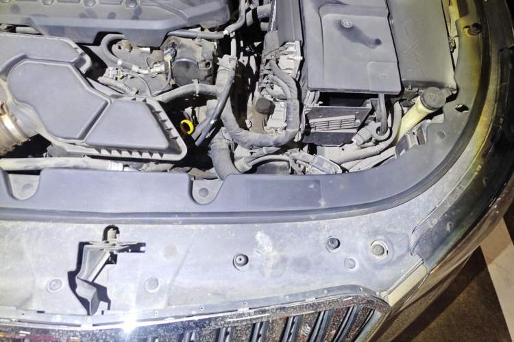Used Buick LaCrosse 2013 2.4L SIDI Luxury Comfort Edition Engine Bay Left