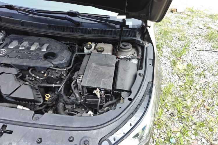 Used Buick LaCrosse 2013 2.4L SIDI Leading Comfort Version Engine Bay Left