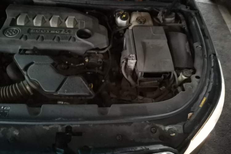Used Buick LaCrosse 2013 2.4L SIDI Elite Comfort Version Engine Bay Left