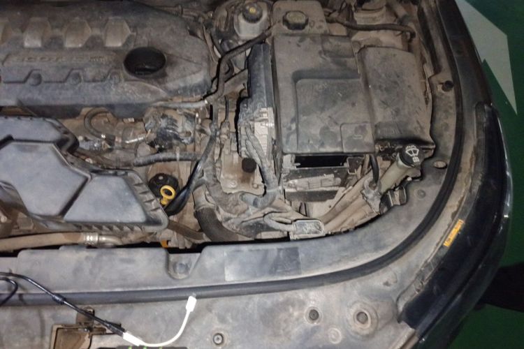 Used Buick LaCrosse 2013 2.4L SIDI Elite Comfort Version Engine Bay Left