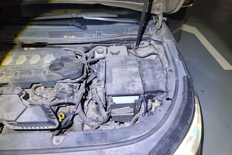 Used Buick LaCrosse 2013 2.4L SIDI Elite Comfort Version Engine Bay Left