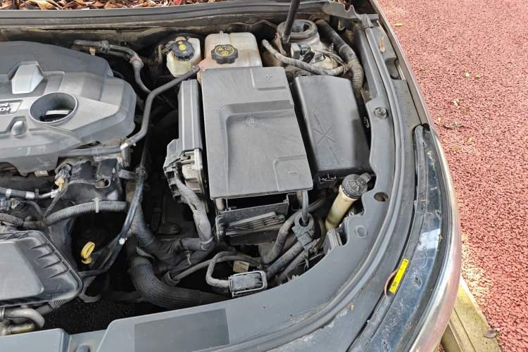Used Buick LaCrosse 2013 2.4L SIDI Luxury Comfort Edition Engine Bay Left
