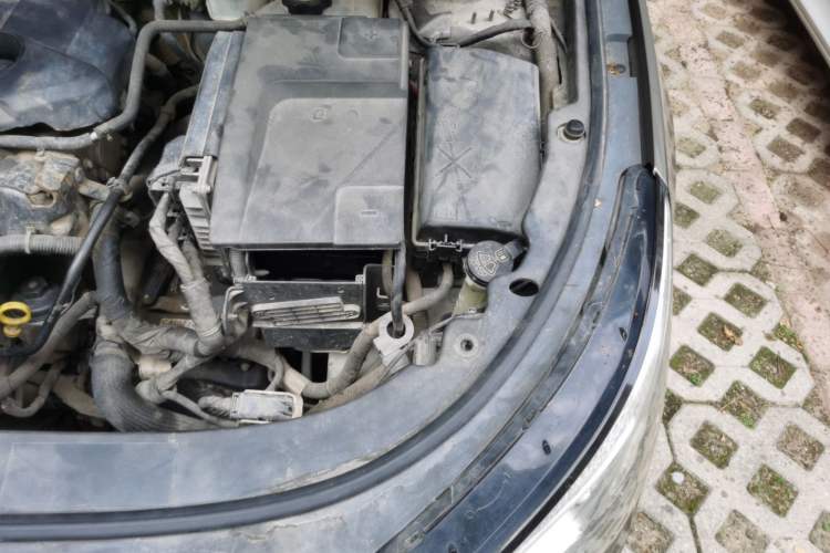 Used Buick LaCrosse 2013 2.4L SIDI Leading Comfort Version Engine Bay Left