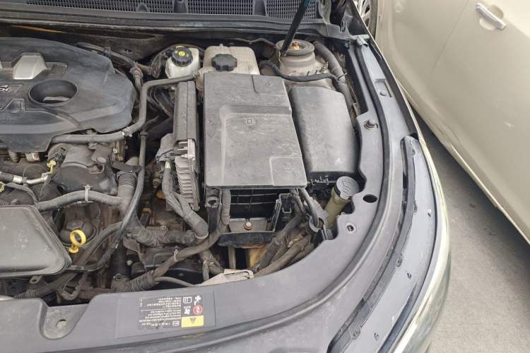 Used Buick LaCrosse 2013 2.4L SIDI Luxury Comfort Edition Engine Bay Left