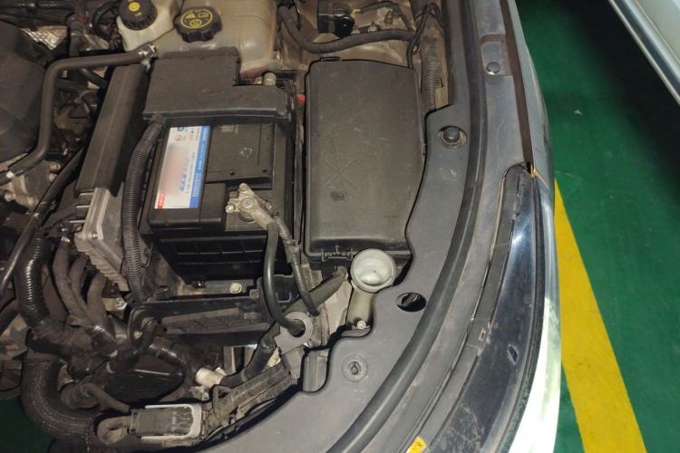 Used Buick LaCrosse 2013 2.4L SIDI Luxury Comfort Edition Engine Bay Left