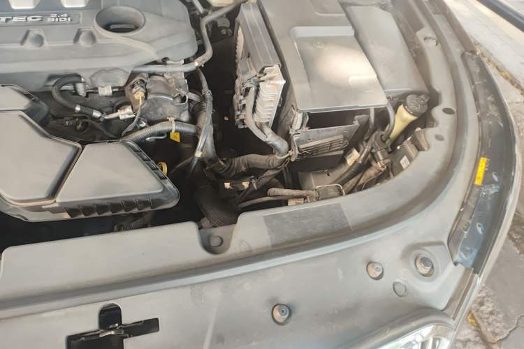 Used Buick LaCrosse 2013 2.4L SIDI Elite Comfort Version Engine Bay Left