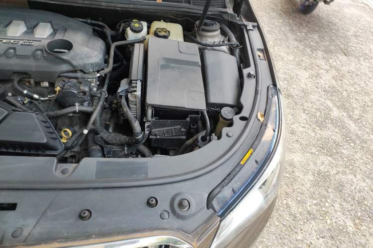 Used Buick LaCrosse 2013 2.4L SIDI Elite Comfort Version Engine Bay Left