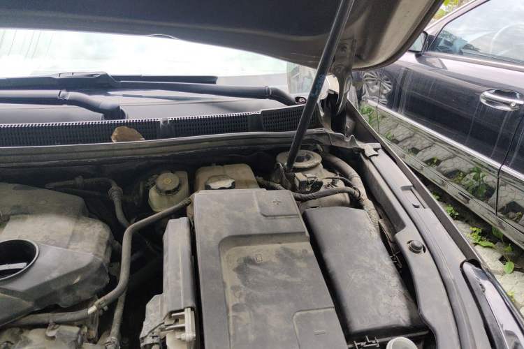 Used Buick LaCrosse 2013 2.4L SIDI Luxury Comfort Edition Engine Bay Left