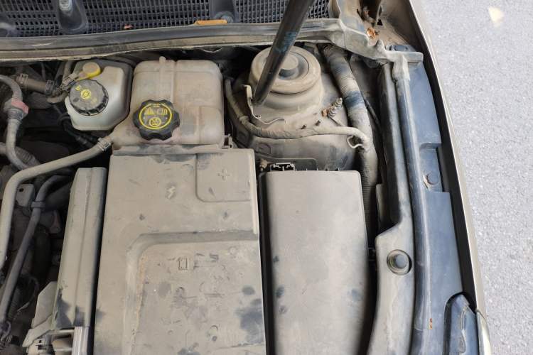 Used Buick LaCrosse 2013 2.4L SIDI Leading Comfort Version Engine Bay Left