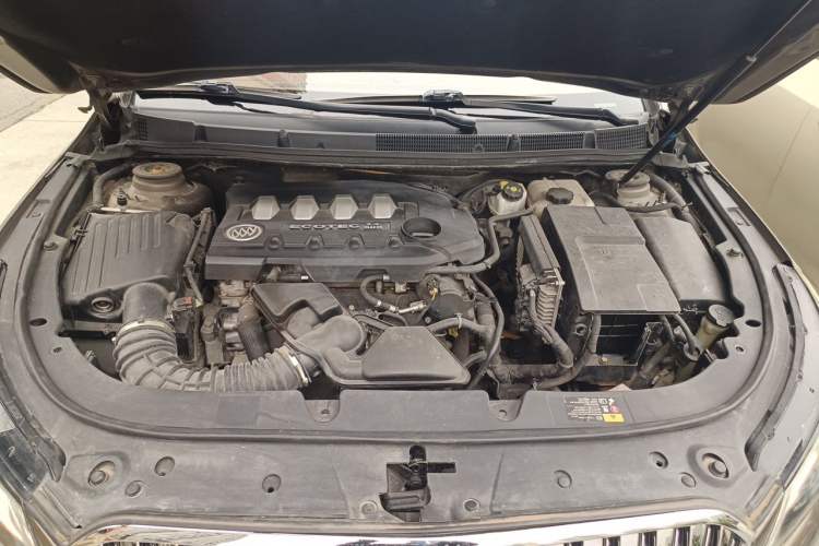 Used Buick LaCrosse 2013 2.4L SIDI Luxury Comfort Edition Engine Bay