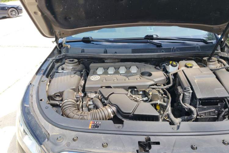 Used Buick LaCrosse 2013 2.4L SIDI Leading Comfort Version Engine Bay Right