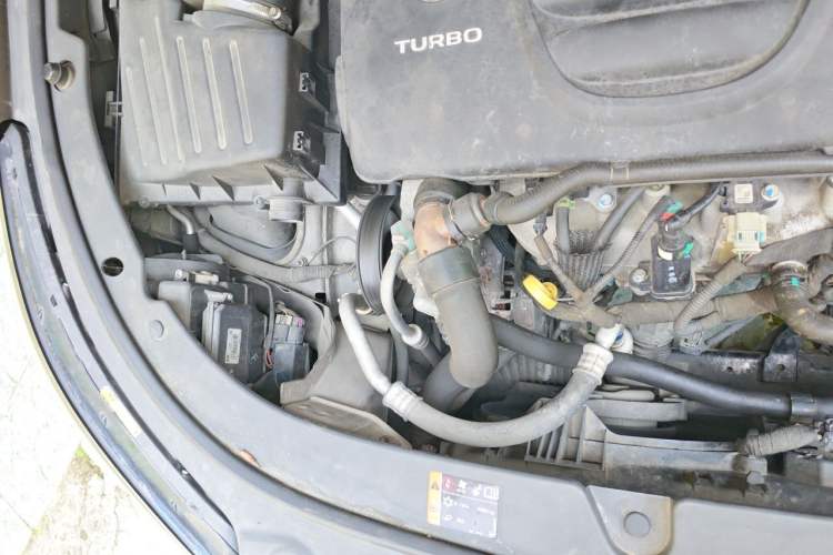 Used Buick LaCrosse 2013 2.0T SIDI Smart Luxury Flagship Edition Engine Bay Right