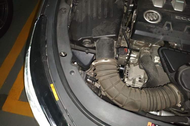 Used Buick LaCrosse 2013 2.4L SIDI Luxury Comfort Edition Engine Bay Right
