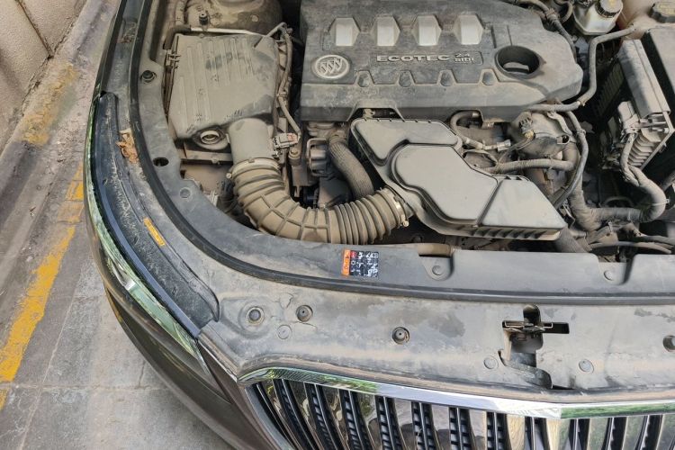 Used Buick LaCrosse 2013 2.4L SIDI Elite Comfort Version Engine Bay Right