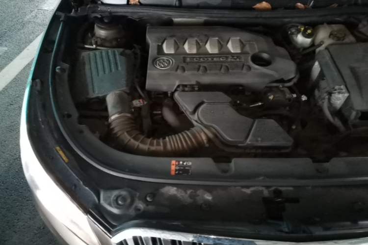 Used Buick LaCrosse 2013 2.4L SIDI Elite Comfort Version Engine Bay Right