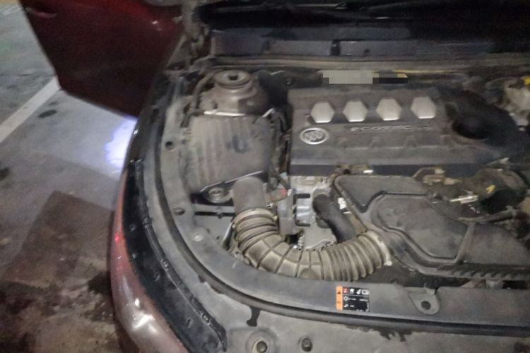 Used Buick LaCrosse 2013 2.4L SIDI Elite Comfort Version Engine Bay Right