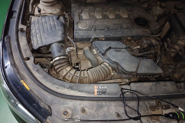 Used Buick LaCrosse 2013 2.4L SIDI Elite Comfort Version Engine Bay Right