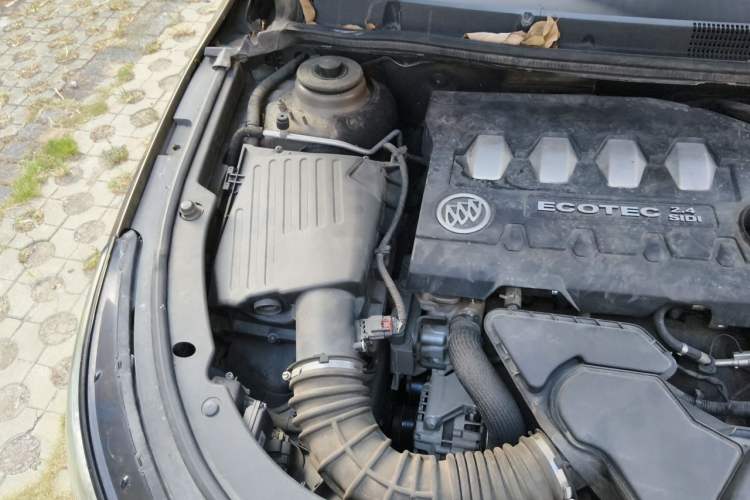 Used Buick LaCrosse 2013 2.4L SIDI Elite Comfort Version Engine Bay Right