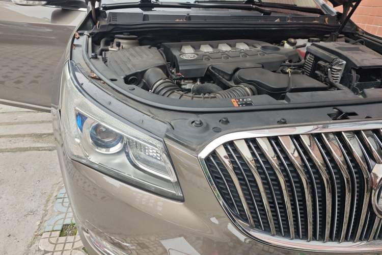 Used Buick LaCrosse 2013 2.4L SIDI Leading Comfort Version Engine Bay Right