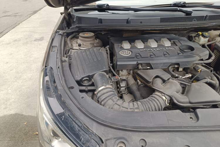 Used Buick LaCrosse 2013 2.4L SIDI Luxury Comfort Edition Engine Bay Right