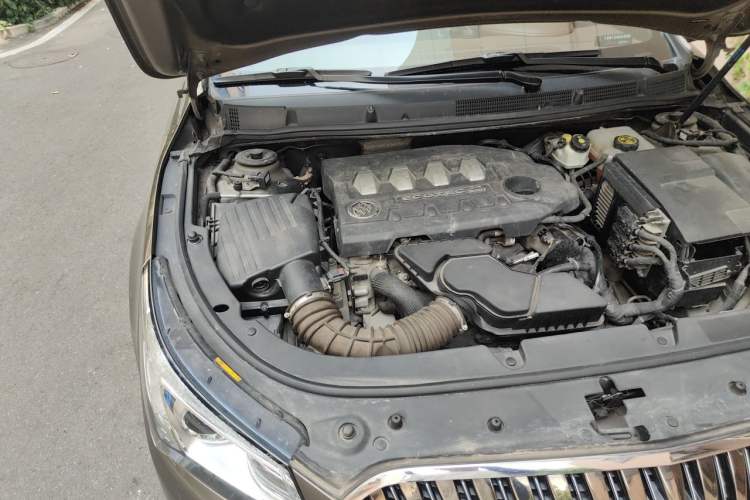 Used Buick LaCrosse 2013 2.4L SIDI Luxury Comfort Edition Engine Bay Right