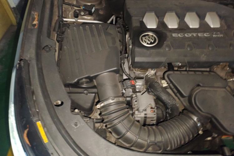 Used Buick LaCrosse 2013 2.4L SIDI Luxury Comfort Edition Engine Bay Right