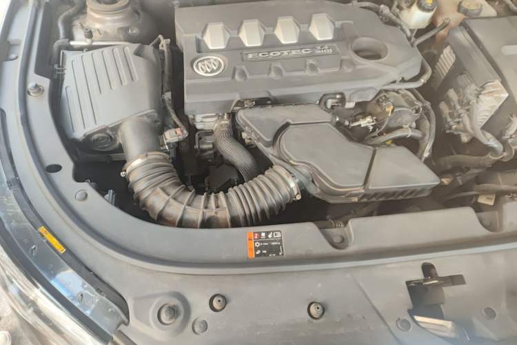 Used Buick LaCrosse 2013 2.4L SIDI Elite Comfort Version Engine Bay Right