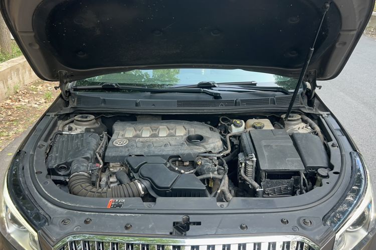 Used Buick LaCrosse 2013 2.4L SIDI Leading Comfort Version Engine Bay