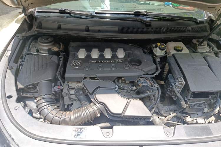 Used Buick LaCrosse 2013 2.4L SIDI Leading Comfort Version Engine Bay