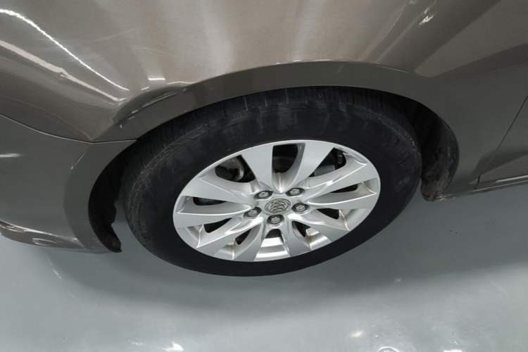 Used Buick LaCrosse 2013 2.4L SIDI Leading Comfort Version Exterior 4