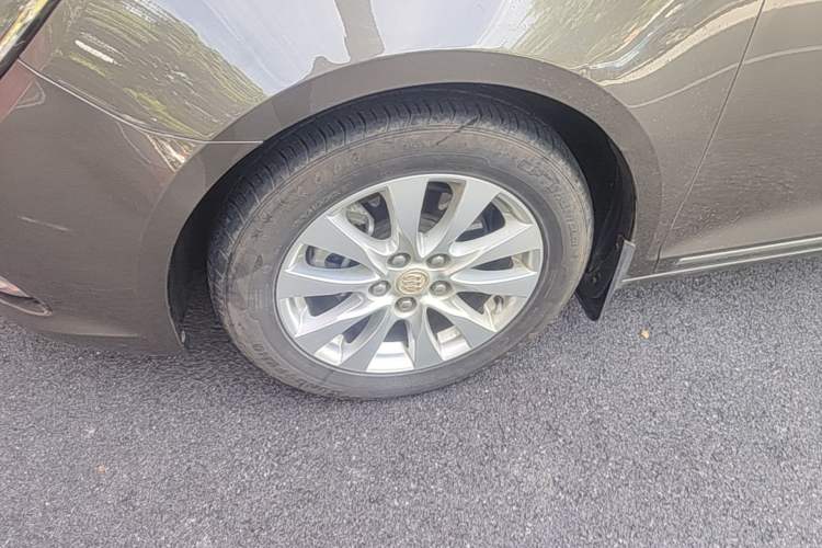 Used Buick LaCrosse 2013 2.4L SIDI Elite Comfort Version Exterior 4