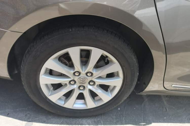 Used Buick LaCrosse 2013 2.4L SIDI Leading Comfort Version Exterior 5