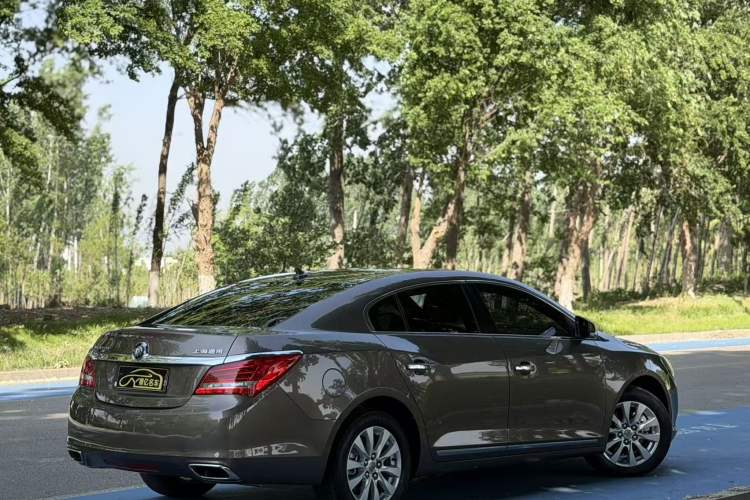 Used Buick LaCrosse 2013 2.4L SIDI Leading Comfort Version Exterior 5