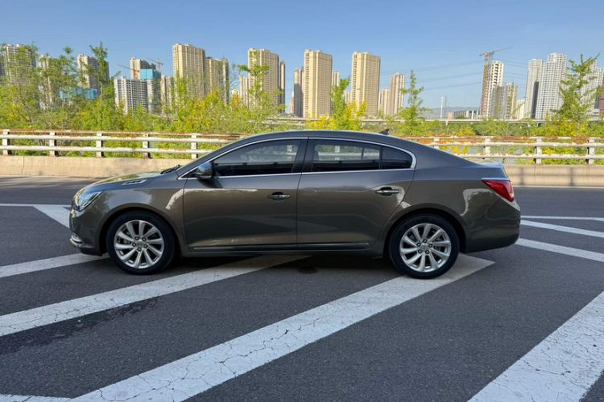 Used Buick LaCrosse 2013 2.4L SIDI Luxury Comfort Edition Exterior 7