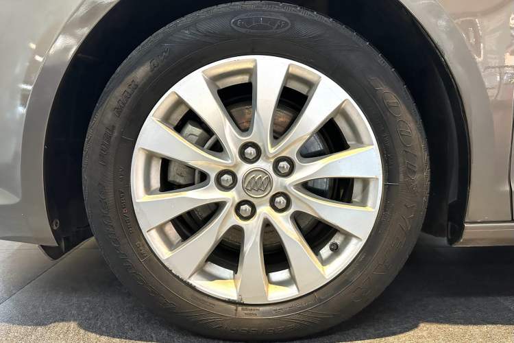 Used Buick LaCrosse 2013 2.4L SIDI Leading Comfort Version Exterior 9