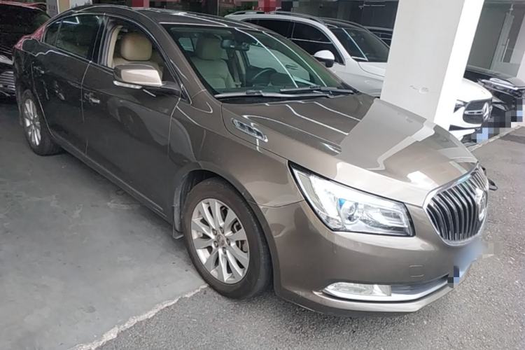 Used Buick LaCrosse 2013 2.4L SIDI Leading Comfort Version Front Right 45 Deg