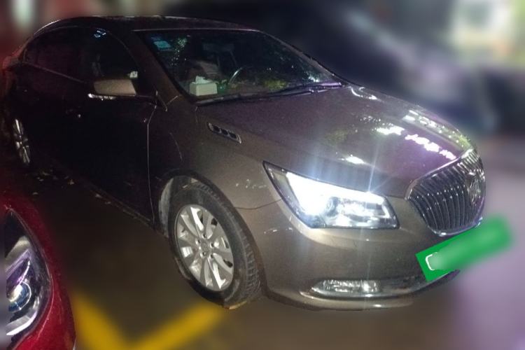 Used Buick LaCrosse 2013 2.4L SIDI Elite Comfort Version Front Right 45 Deg