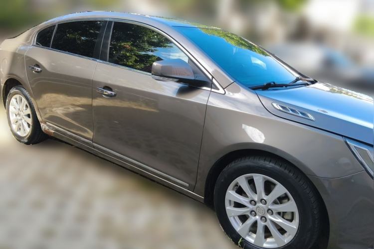 Used Buick LaCrosse 2013 2.4L SIDI Elite Comfort Version Front Right 45 Deg
