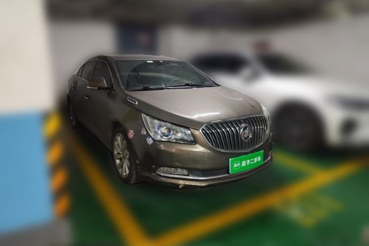 Used Buick LaCrosse 2013 2.4L SIDI Luxury Comfort Edition Front Right 45 Deg