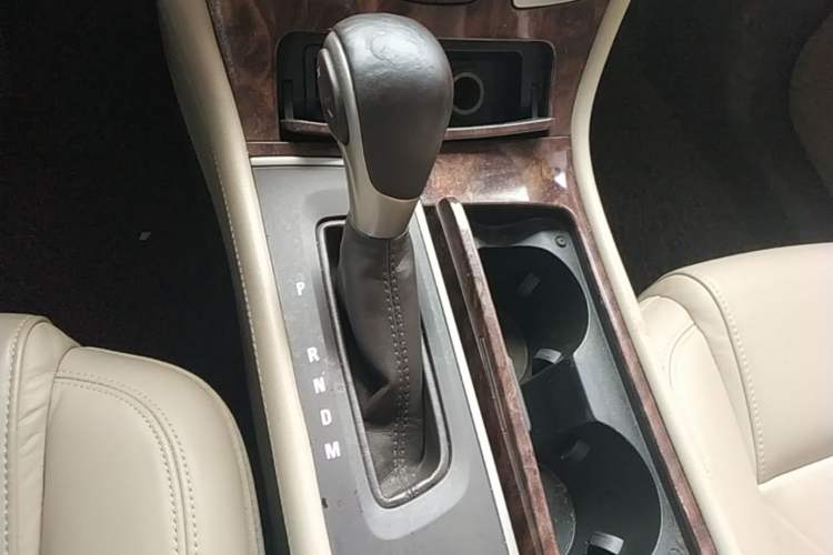 Used Buick LaCrosse 2013 2.4L SIDI Leading Comfort Version Gear Lever