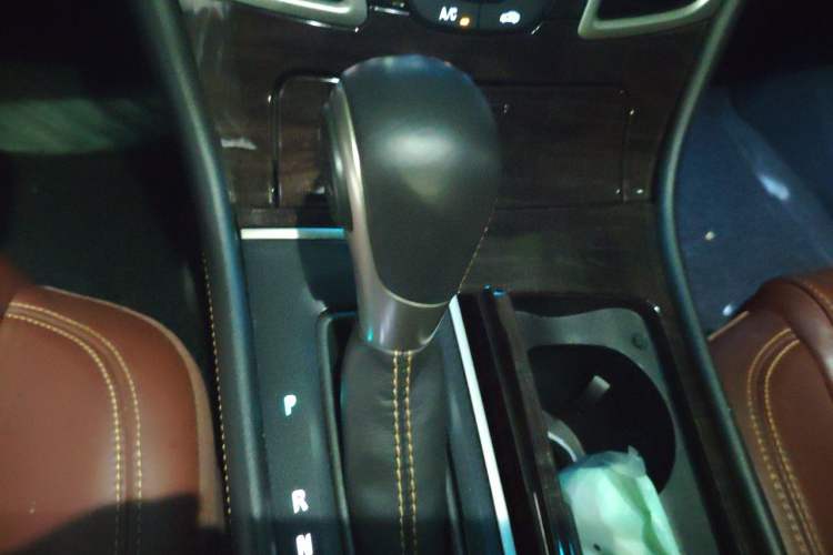 Used Buick LaCrosse 2013 2.4L SIDI Luxury Comfort Edition Gear Lever