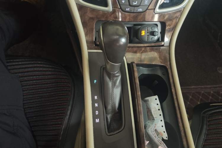 Used Buick LaCrosse 2013 2.4L SIDI Leading Comfort Version Gear Lever