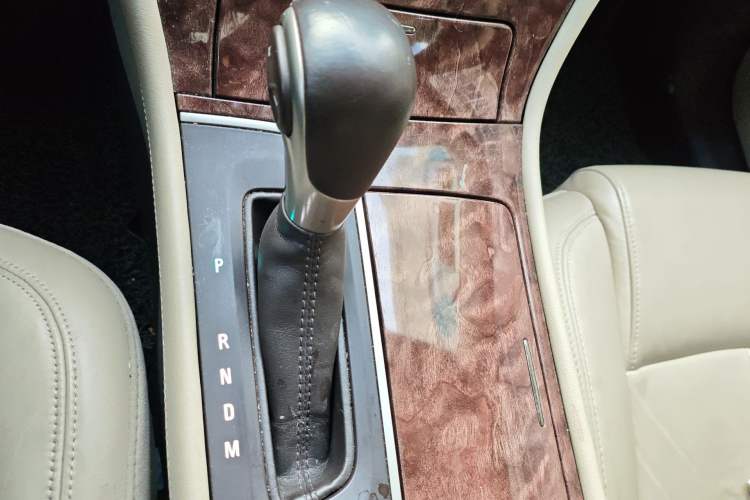 Used Buick LaCrosse 2013 2.4L SIDI Leading Comfort Version Gear Lever