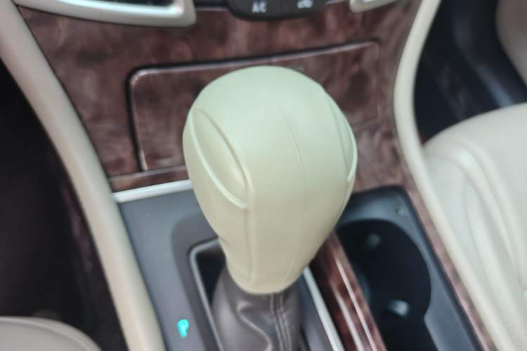 Used Buick LaCrosse 2013 2.4L SIDI Leading Comfort Version Gear Lever