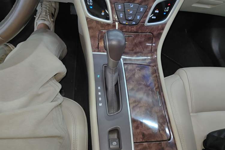 Used Buick LaCrosse 2013 2.4L SIDI Leading Comfort Version Gear Lever