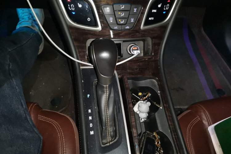 Used Buick LaCrosse 2013 2.4L SIDI Elite Comfort Version Gear Lever